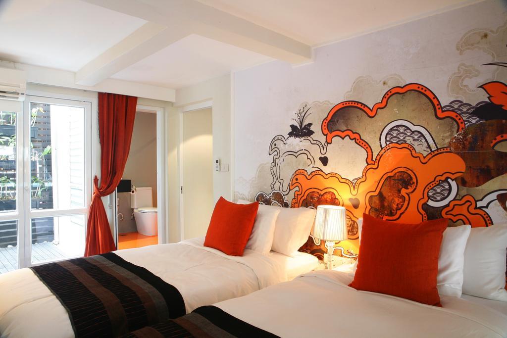 Seven Hotel Bangkok Bagian luar foto