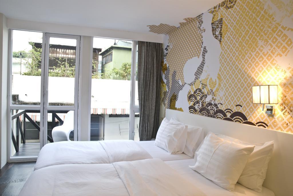 Seven Hotel Bangkok Bagian luar foto