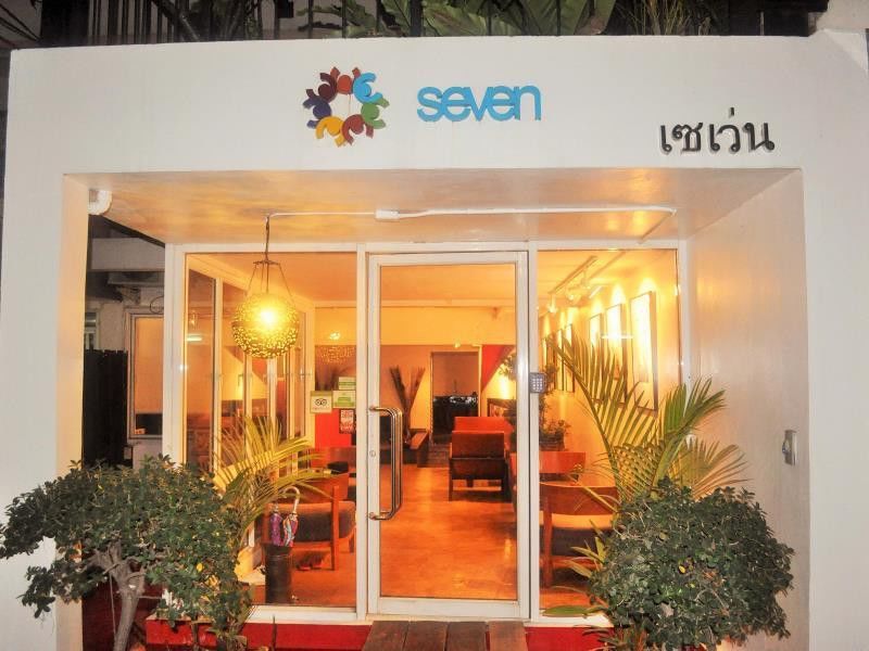 Seven Hotel Bangkok Bagian luar foto