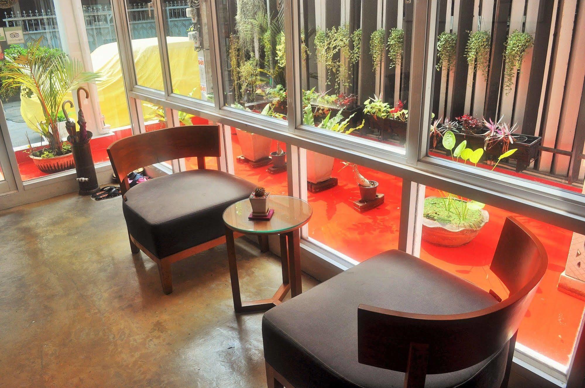 Seven Hotel Bangkok Bagian luar foto